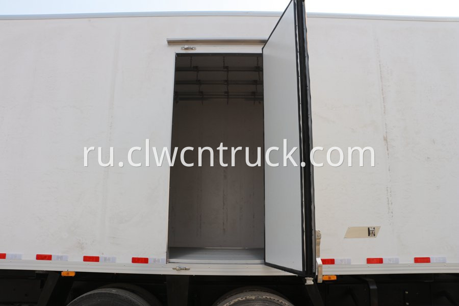 refrigerated cold room van truck details 2